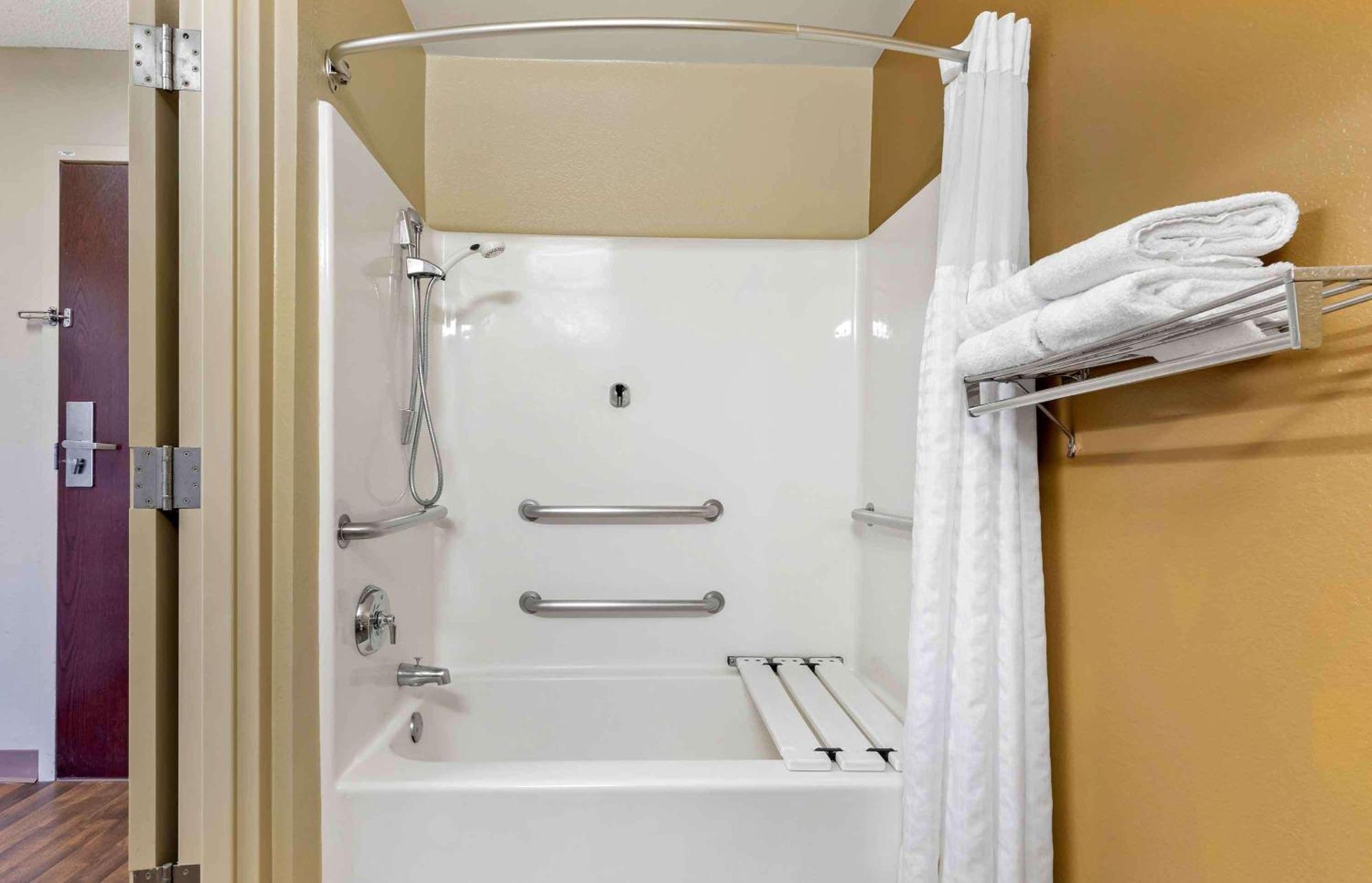 Extended Stay America Suites - Cleveland - Great Northern Mall North Olmsted Exterior photo